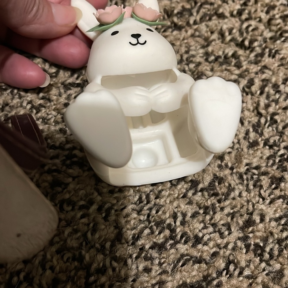 Bath & Body Works White Bunny PocketBac Holder with Pink Rose Crown - Picture 2 of 4